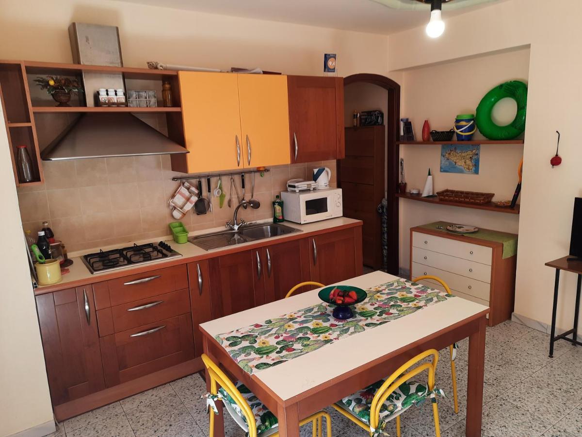 Casa Susanna Fondachello  Eksteriør billede