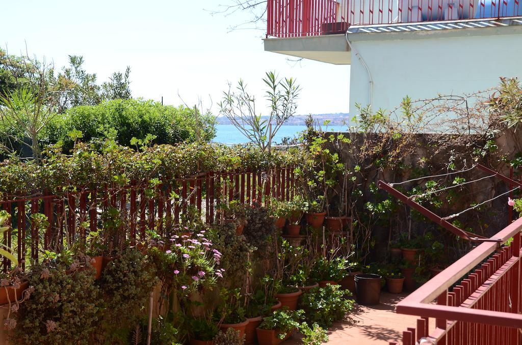 Casa Susanna Fondachello  Eksteriør billede